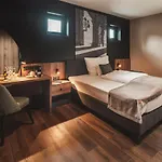 فندق مبيت وإفطار Mediterraneo Luxury 5*