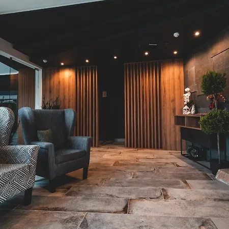 Mediterraneo Luxury 5* إسترغوم