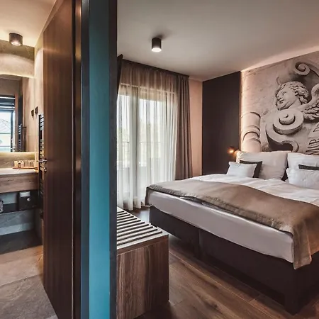 Mediterraneo Luxury إسترغوم