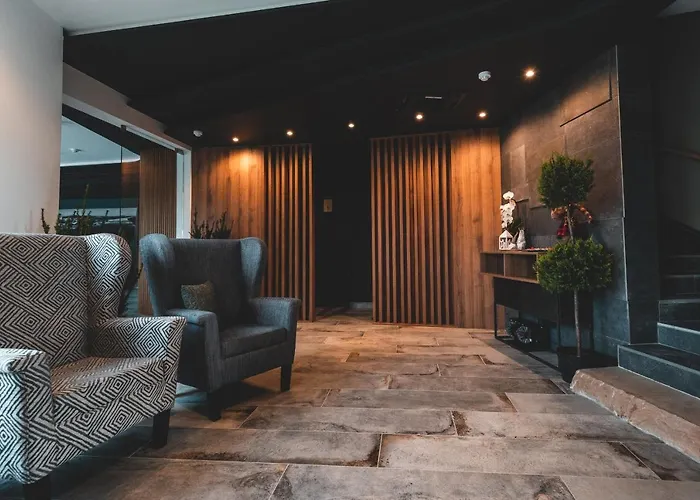 Mediterraneo Luxury 5* אסטרגום
