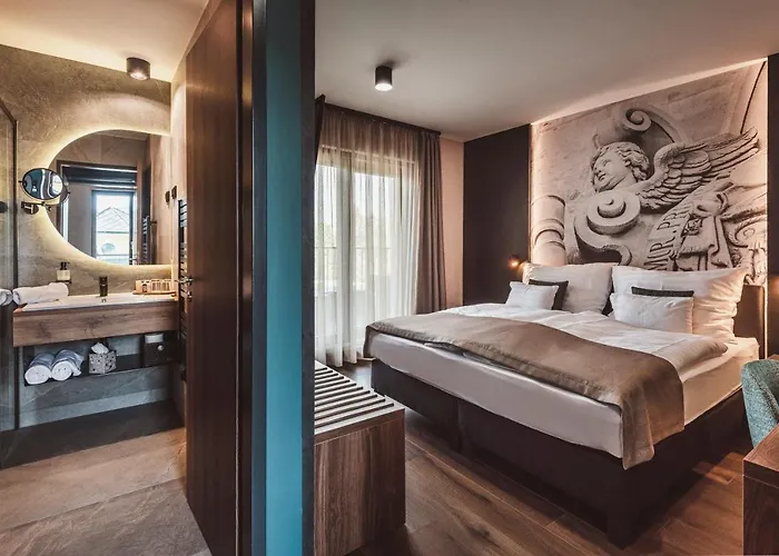 Mediterraneo Luxury אסטרגום